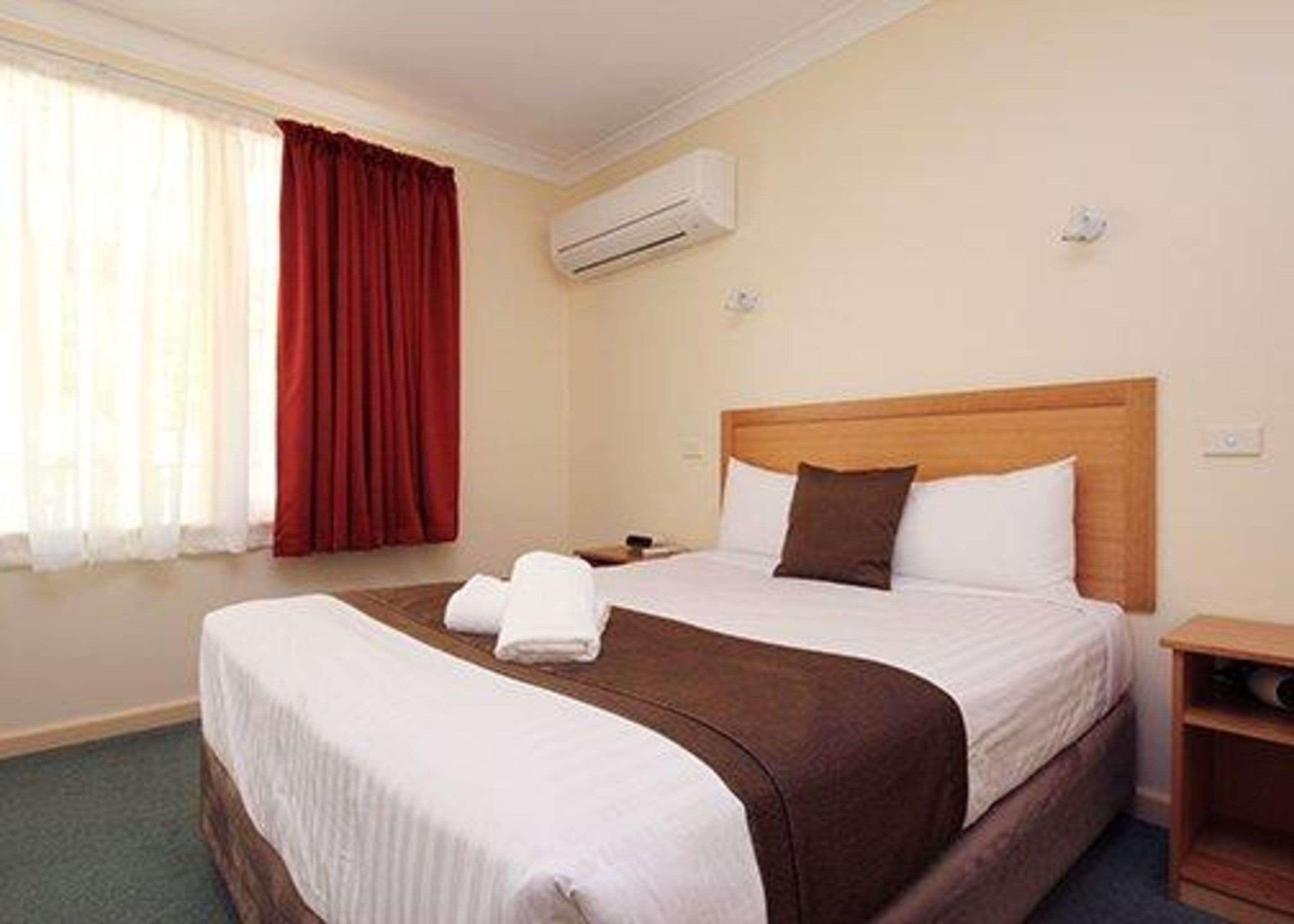 Quality Inn Grafton Exterior photo